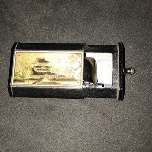 Vintage Estate Asian Pill Box